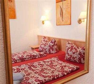 фото отеля Historisches Weinhotel Zum Grunen kranz