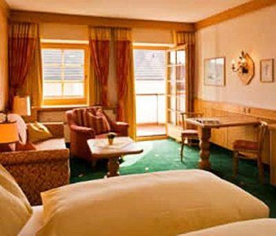 фото отеля Zum Schwarzen Bären Hotel Emmersdorf an der Donau