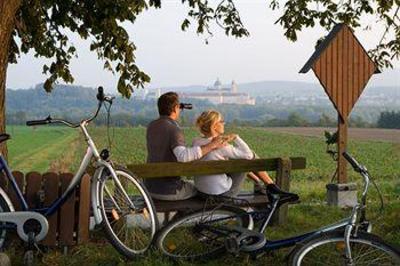 фото отеля Zum Schwarzen Bären Hotel Emmersdorf an der Donau