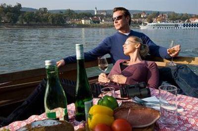фото отеля Zum Schwarzen Bären Hotel Emmersdorf an der Donau