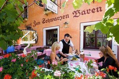 фото отеля Zum Schwarzen Bären Hotel Emmersdorf an der Donau
