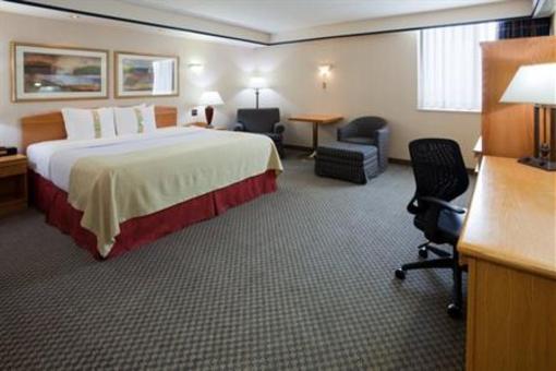 фото отеля Holiday Inn Winnipeg - Airport West