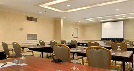 фото отеля Hilton Raleigh/Durham Airport at Research Triangle Park