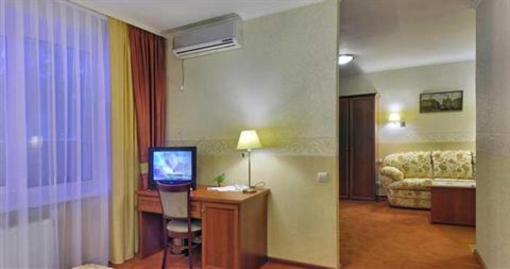 фото отеля Ukraina Hotel Cherkassy