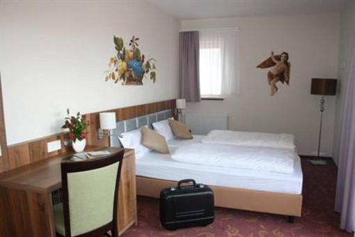 фото отеля Rhonhotel Sachsischer Hof