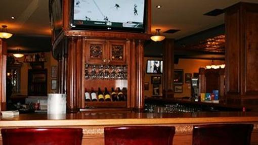 фото отеля Royal Duke Hotel Okotoks