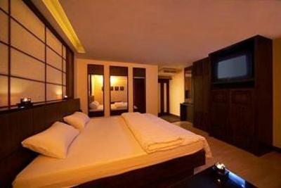 фото отеля The Paragon Inn
