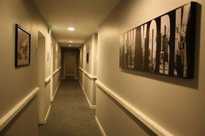 фото отеля Hotel Du Midi Narbonne