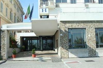 фото отеля Hotel Mediterraneo Civitavecchia