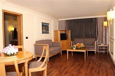 фото отеля Le Commodore Hotel