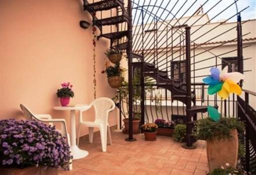 фото отеля Flower Inn