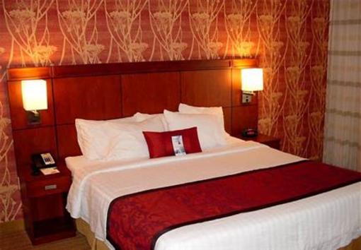 фото отеля Courtyard by Marriott Waldorf