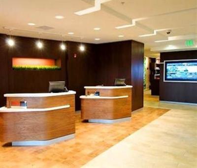 фото отеля Courtyard by Marriott Waldorf