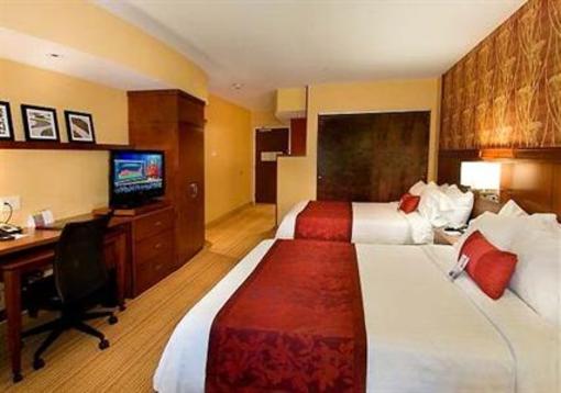 фото отеля Courtyard by Marriott Waldorf