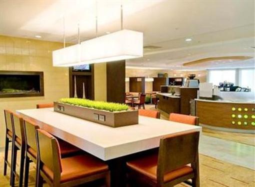 фото отеля Courtyard by Marriott Waldorf