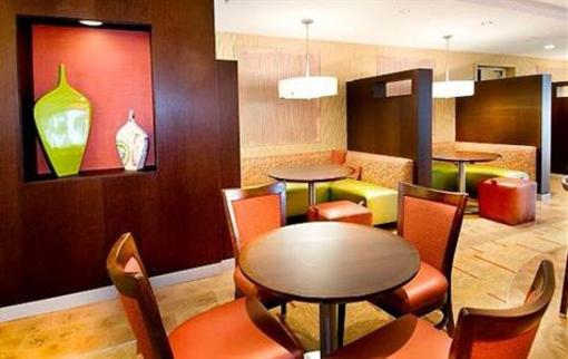 фото отеля Courtyard by Marriott Waldorf