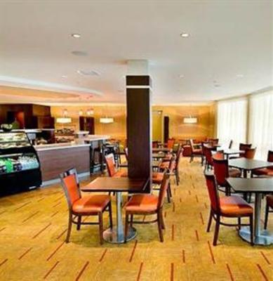 фото отеля Courtyard by Marriott Waldorf