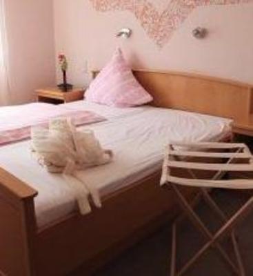 фото отеля Hotel Gaststube 'Bei Berze' Rheinböllen