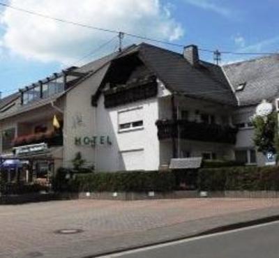фото отеля Hotel Gaststube 'Bei Berze' Rheinböllen