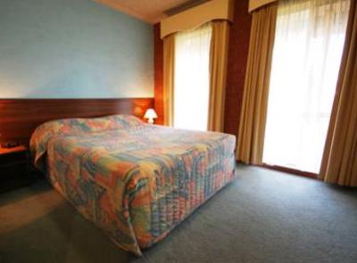 фото отеля The Junction Motor Inn