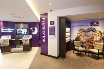 фото отеля Premier Inn Leamington Spa Town Centre