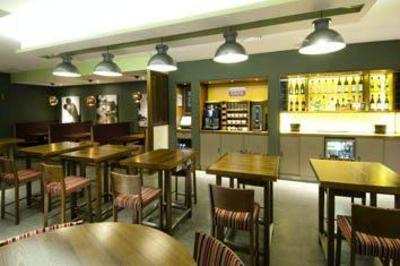 фото отеля Premier Inn Leamington Spa Town Centre