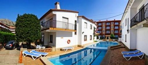 фото отеля Villas Piscis Torroella de Montgri