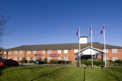 фото отеля Premier Inn Pontypool