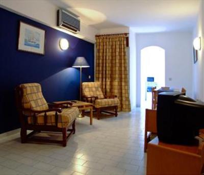 фото отеля Apartamentos Turisticos Lindomar