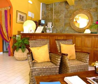 фото отеля Apartamentos Turisticos Lindomar