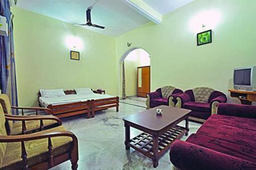 фото отеля Relax Inn Nainital