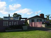 Hanging Rock Family Motel Batemans Bay