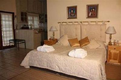 фото отеля Cosmos Cuisine Guesthouse Addo