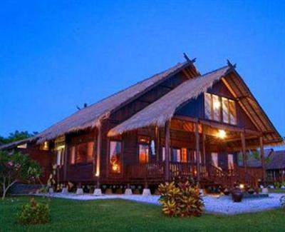 фото отеля Samawa Seaside Cottages