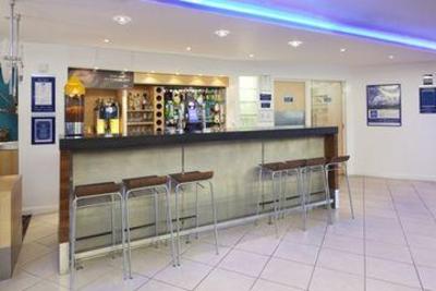 фото отеля Holiday Inn Express Cambridge