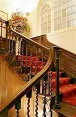 фото отеля Stone Court Hotel