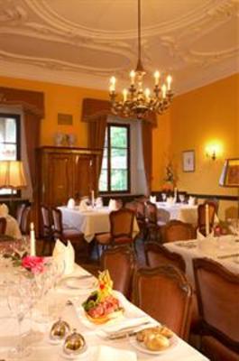 фото отеля Schloss Weikersdorf Hotel