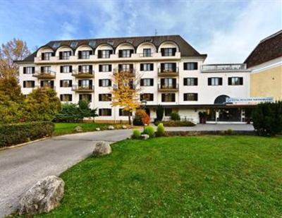 фото отеля Schloss Weikersdorf Hotel
