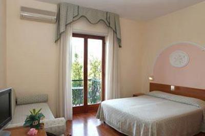 фото отеля Hotel La Pergola Sant'Agnello