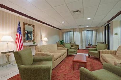фото отеля Holiday Inn Express Woonsocket