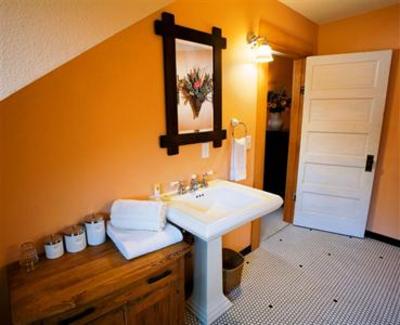фото отеля Craftsman Bed and Breakfast