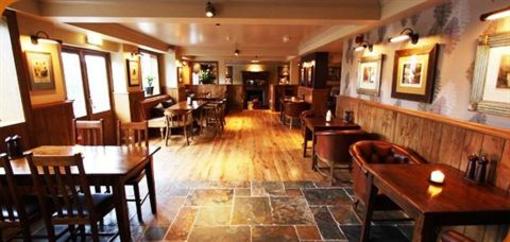 фото отеля The Bear's Paw Inn Sandbach