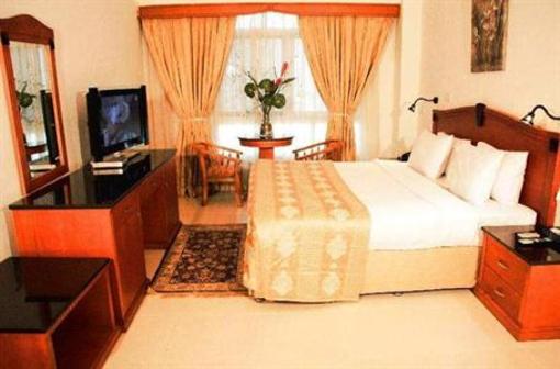 фото отеля Ramee Guestline Hotel Apartment 3