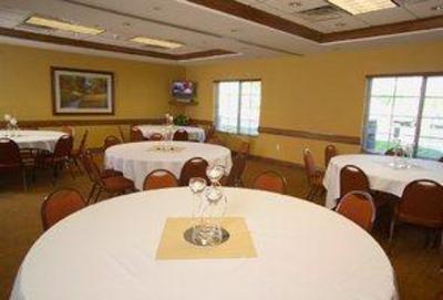 фото отеля Settle Inn & Suites Appleton
