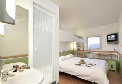 фото отеля Ibis Budget Clermont Ferrand Nord Riom