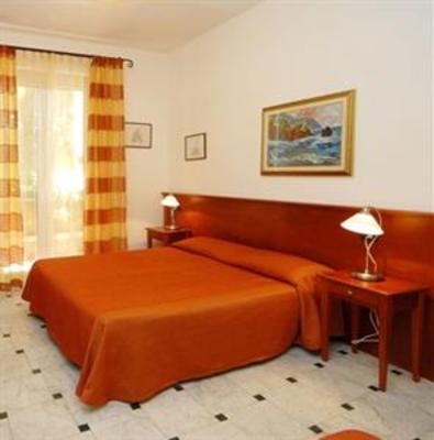 фото отеля Albergo Degli Amici