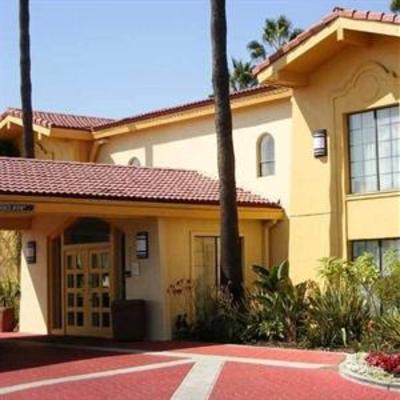 фото отеля La Quinta Inn Airport Costa Mesa