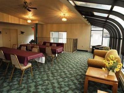 фото отеля Econo Lodge Iron Mountain