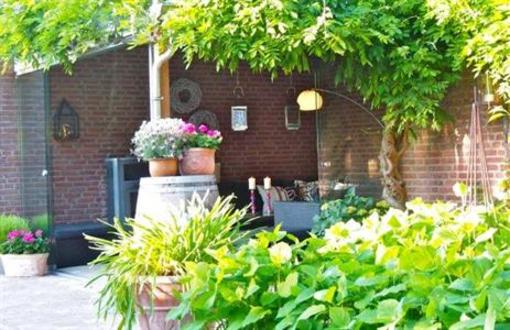 фото отеля Bed & Breakfast Haus Unter Den Linden