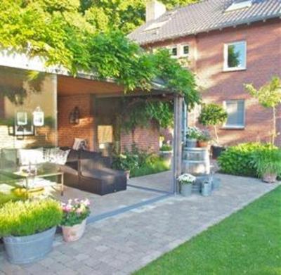 фото отеля Bed & Breakfast Haus Unter Den Linden